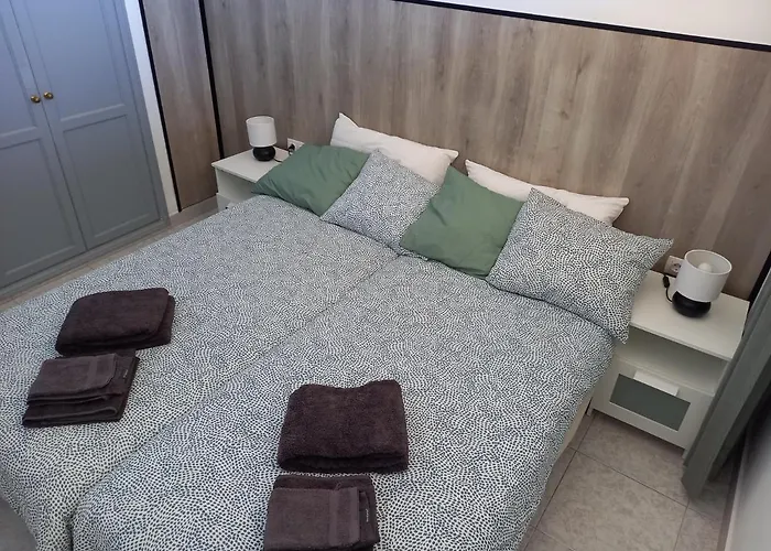 Yumbo - Tanife Cas بلايا ديل إنغلز